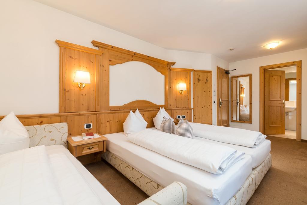 קורברה אין בדיה Hotel Bel Sit מראה חיצוני תמונה